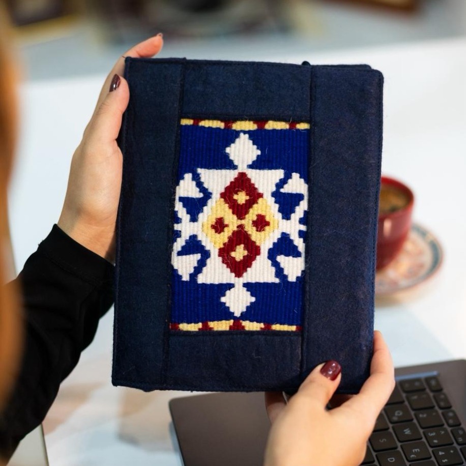 Hevçeker Motifli El Dokuması Kitap–Defter–Ajanda Kılıfı (Saks)
