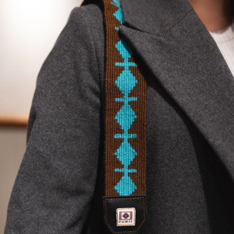 Kurt Gözü Motifli El Dokuması Kilim Askı